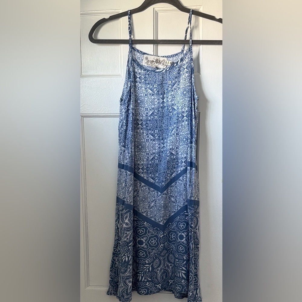 Aventura Blue and White Floral Top